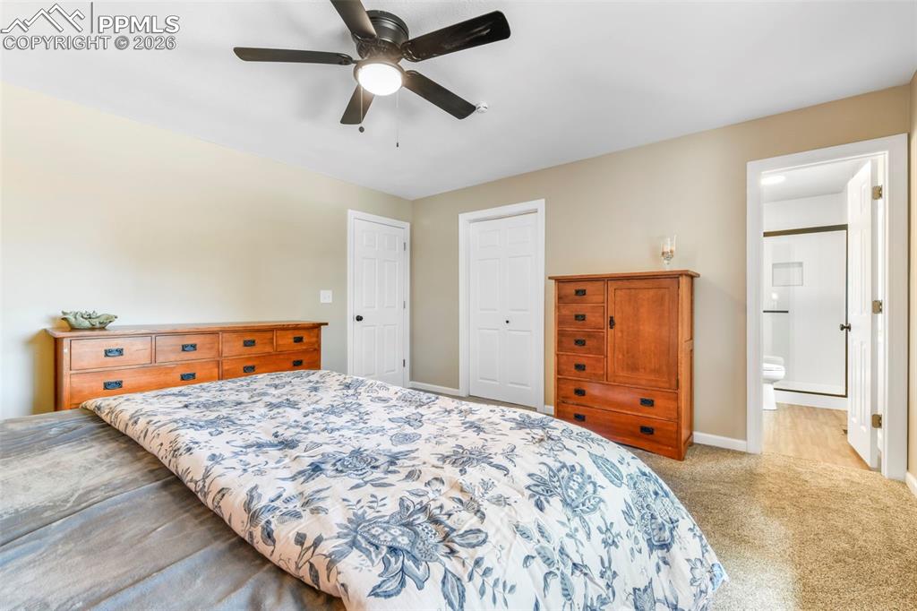 Image 14 of 50: Yard