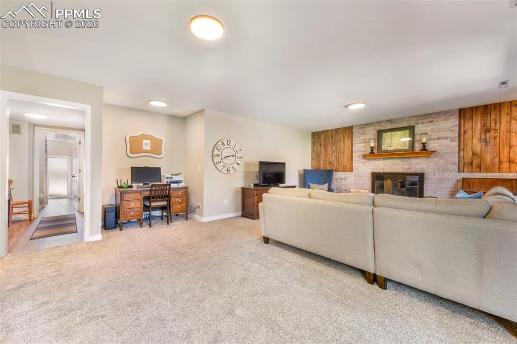 Image 22 of 50: Bedroom