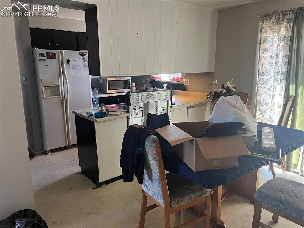 Image 8 of 15: Kitchen