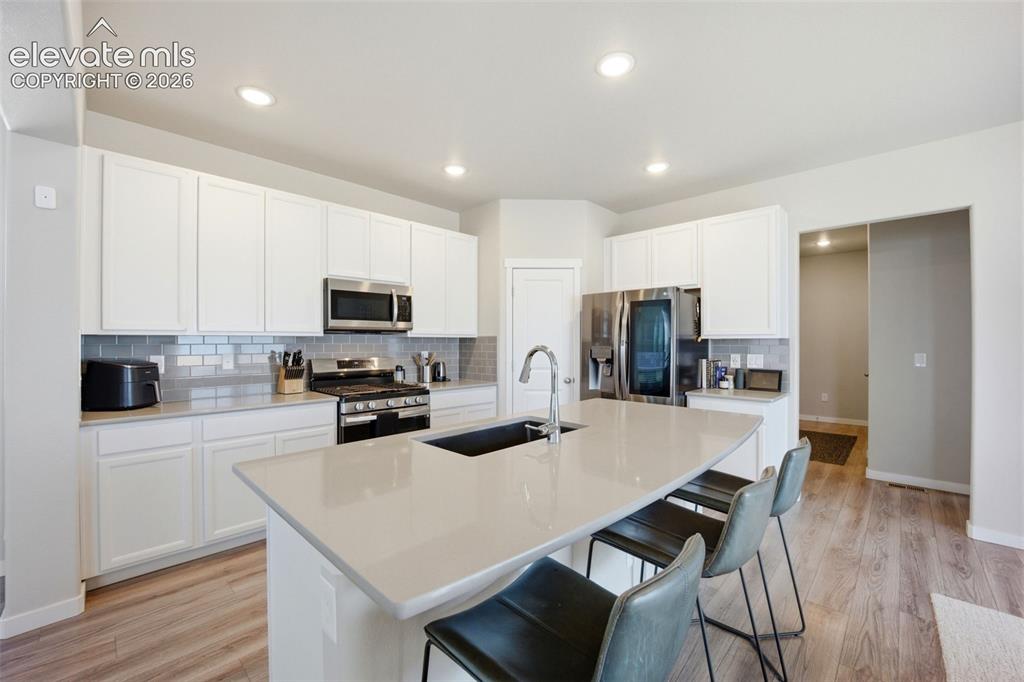 Image 15 of 50: Kitchen