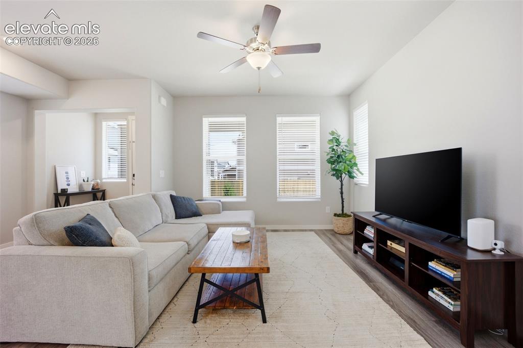 Image 9 of 50: Living Room