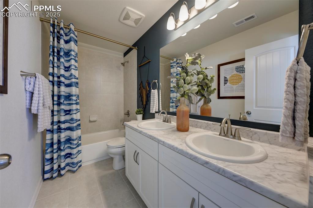 Image 18 of 20: Photos of previously built model. Some options will vary