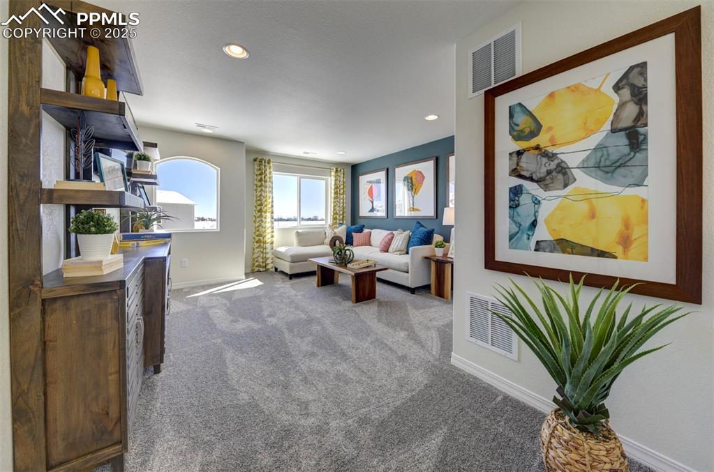 Image 9 of 20: Photos of previously built model. Some options will vary