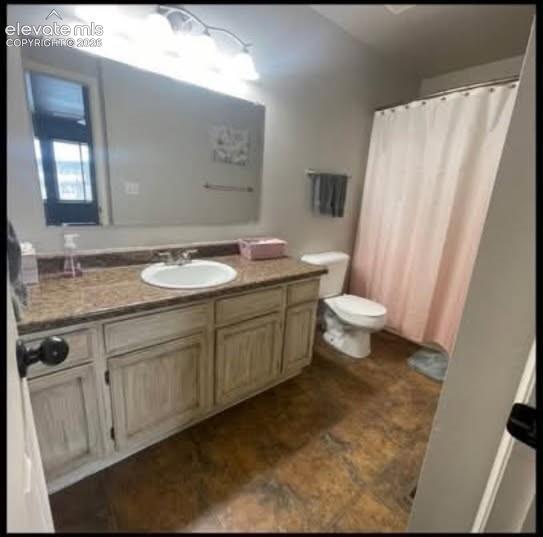 Image 9 of 13: Bathroom