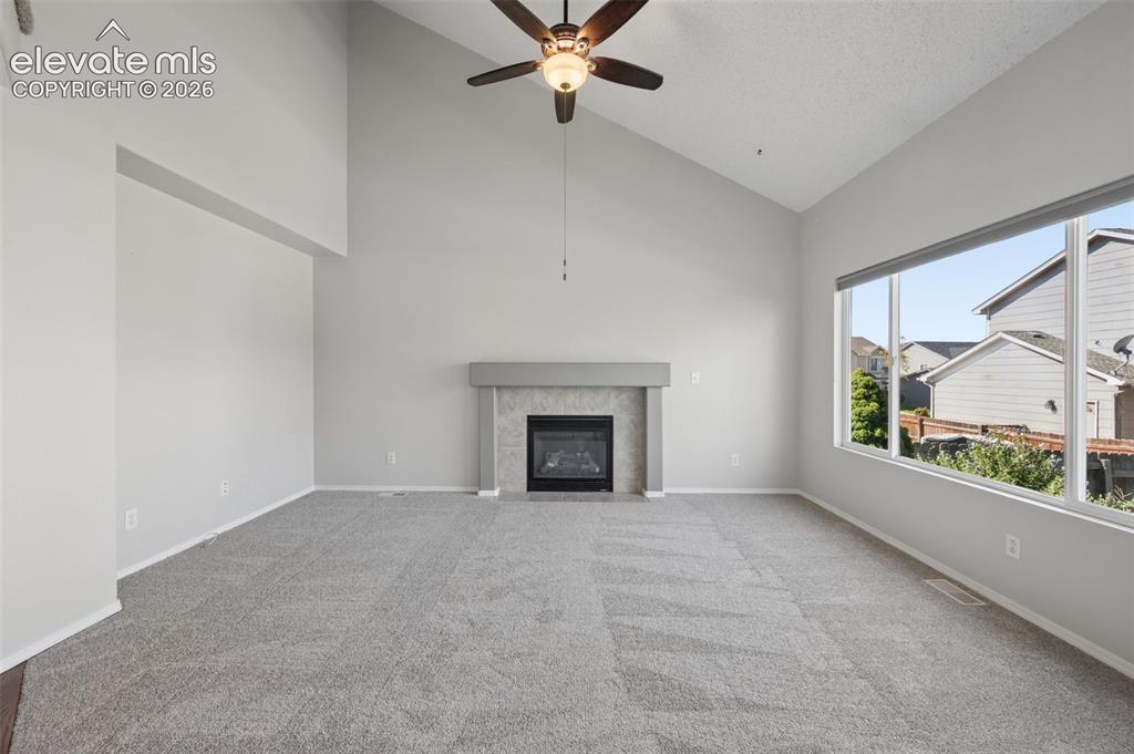 Image 10 of 31: Living Room
