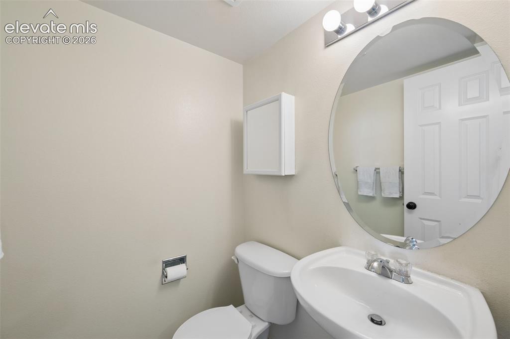 Image 11 of 31: Bathroom