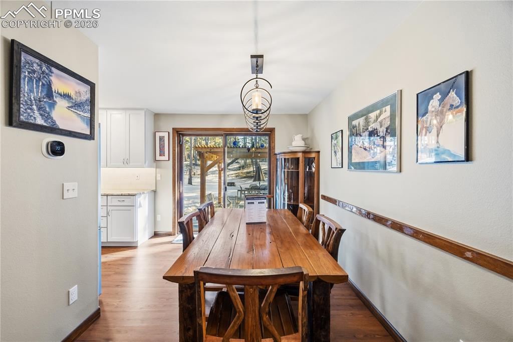 Image 13 of 40: Dining Area