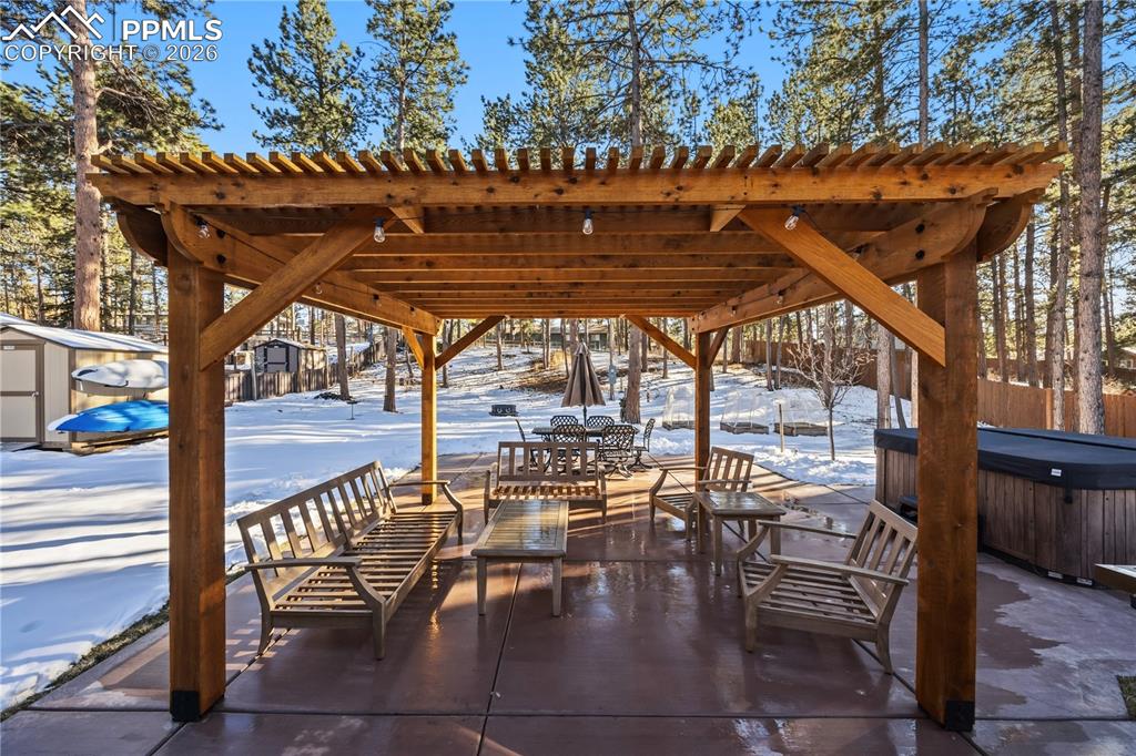 Image 30 of 40: Patio