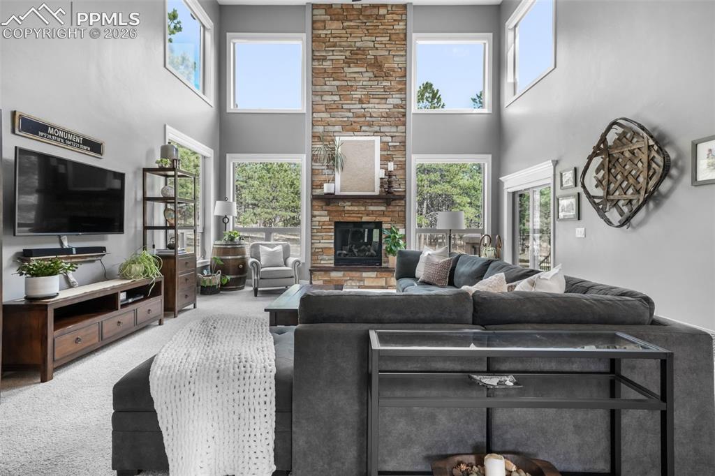 Image 16 of 50: Living Room