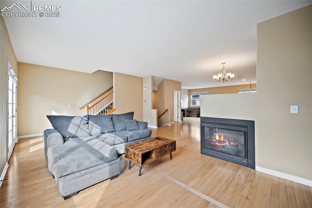 Image 18 of 49: Living Room