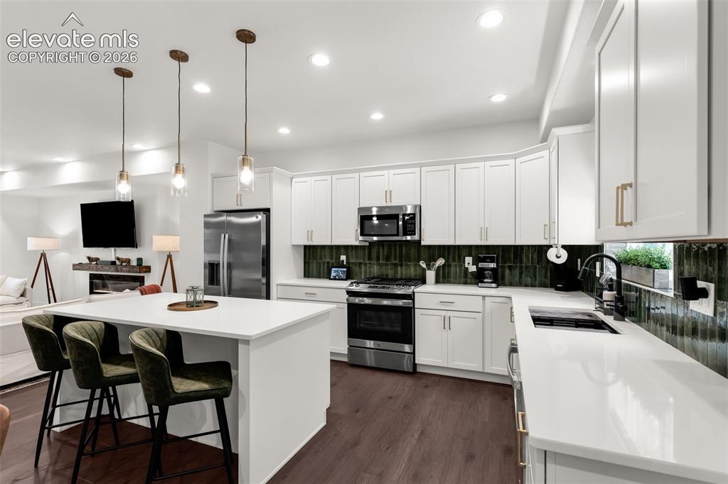 Image 13 of 48: Kitchen
