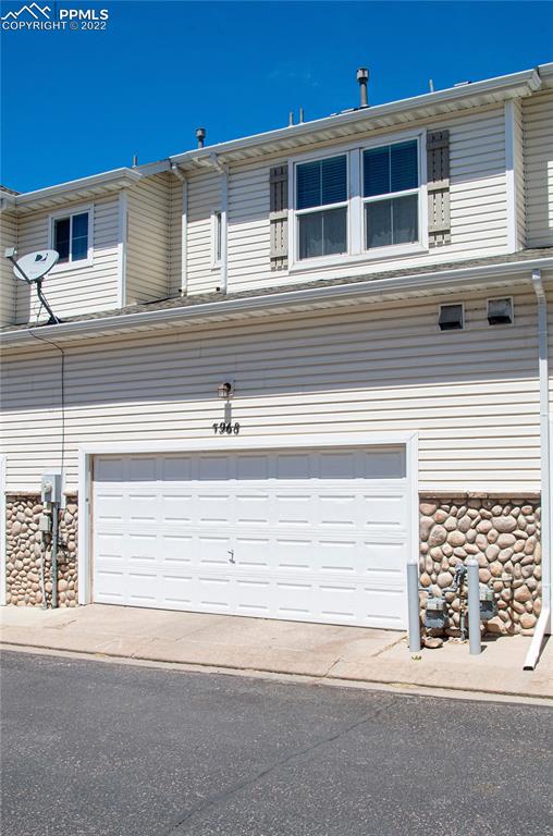 Listing 1427103, Image 3 of 24