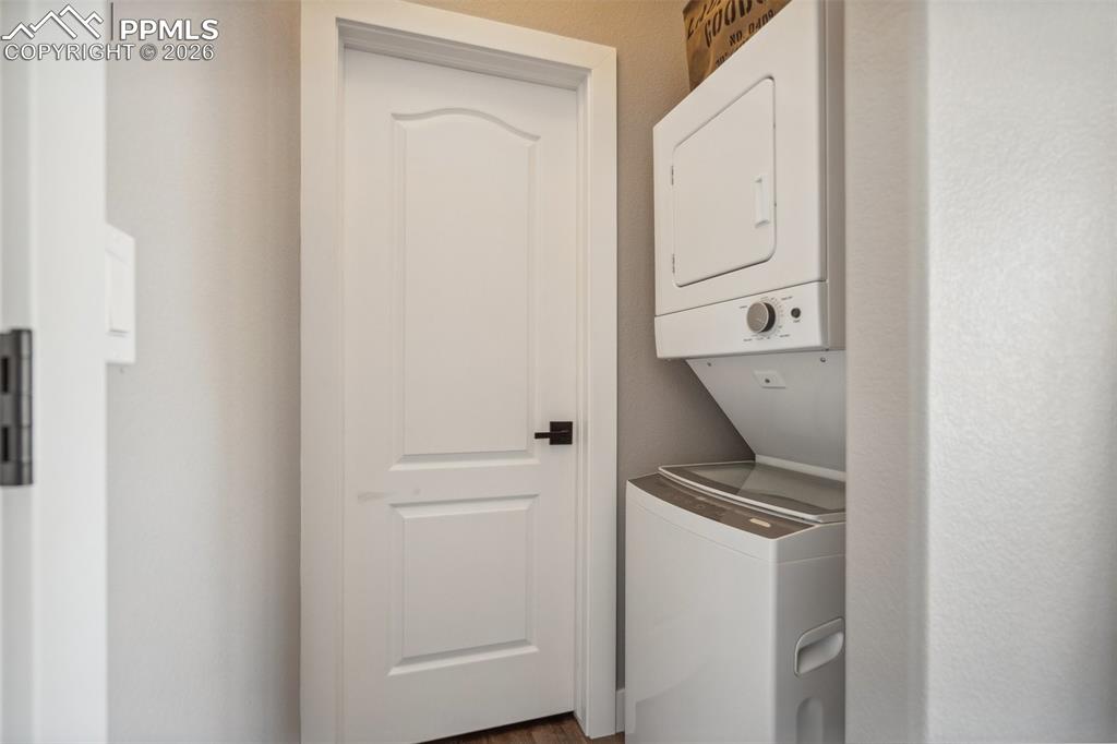 Image 37 of 49: Apartment Laundry