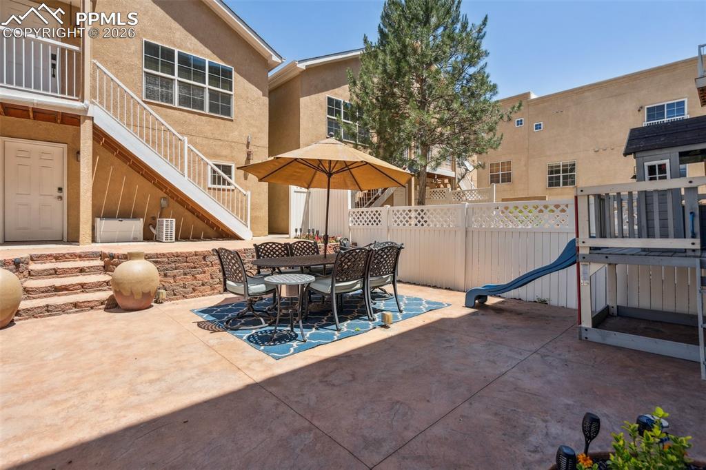 Image 6 of 49: Rear Courtyard 