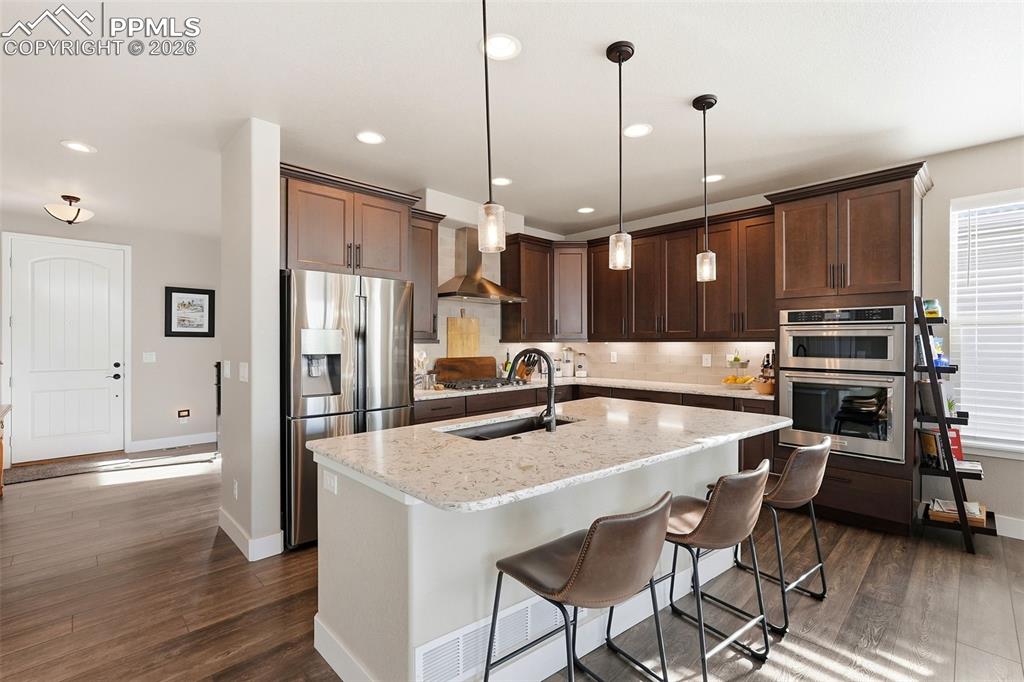 Image 12 of 50: Kitchen