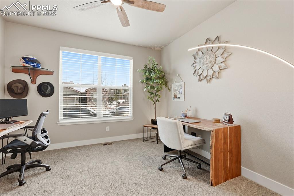 Image 13 of 50: Office