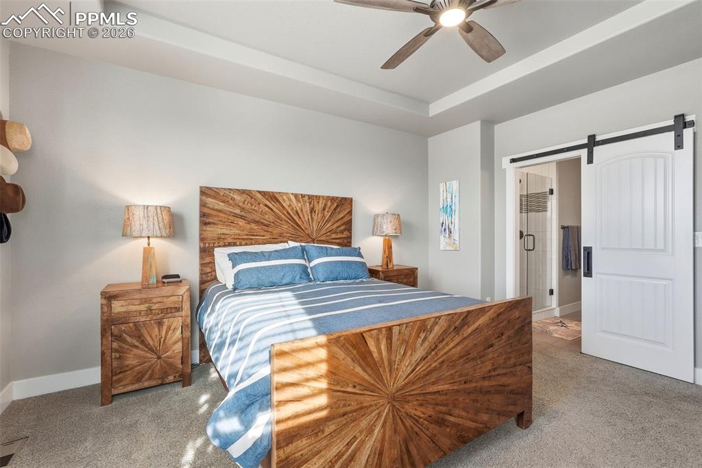 Image 18 of 50: Bedroom