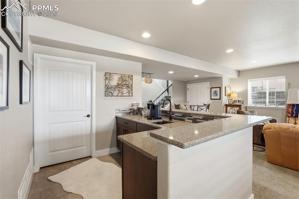 Image 24 of 50: Kitchen