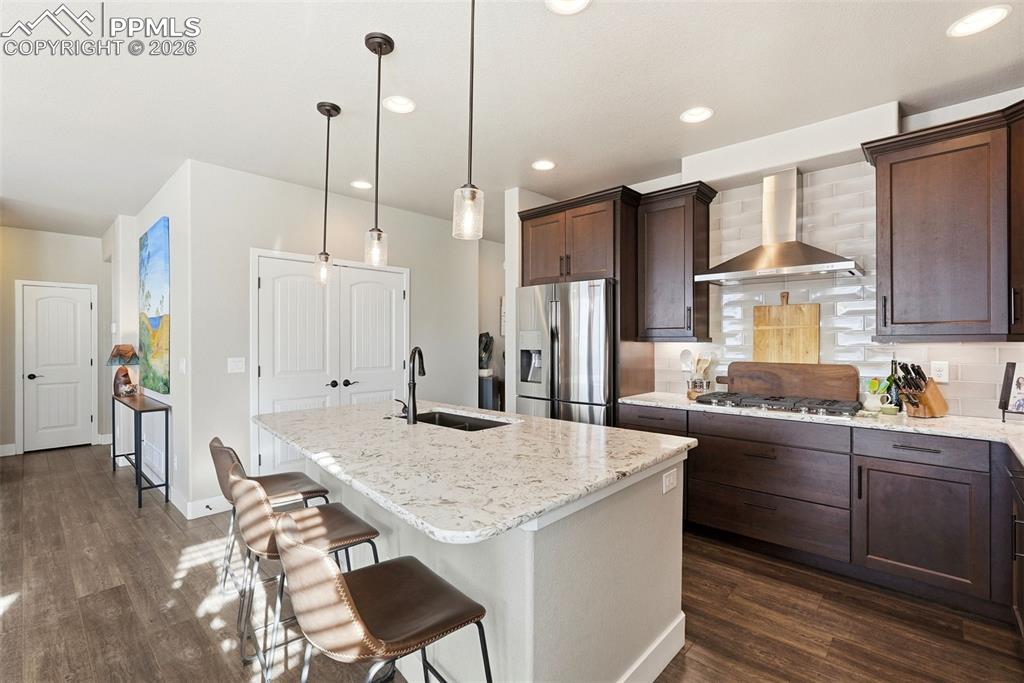 Image 9 of 50: Kitchen