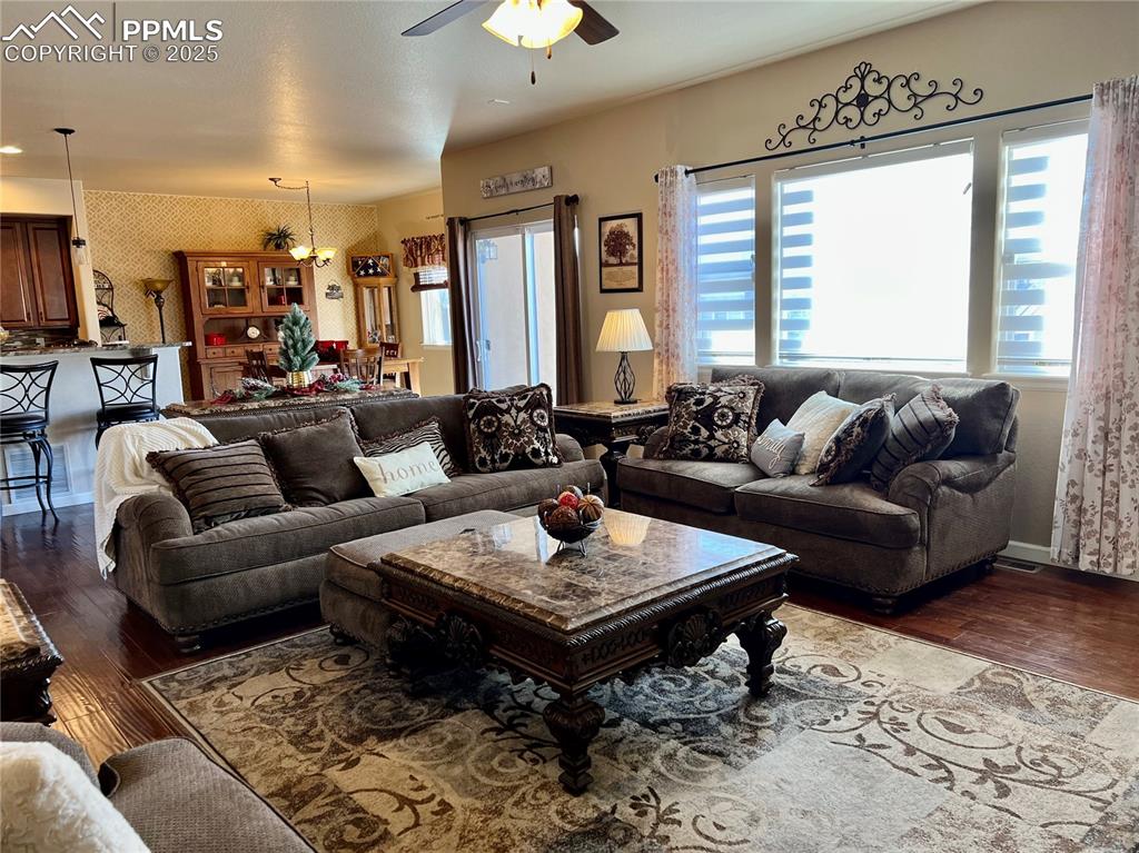 Image 14 of 37: Living Room