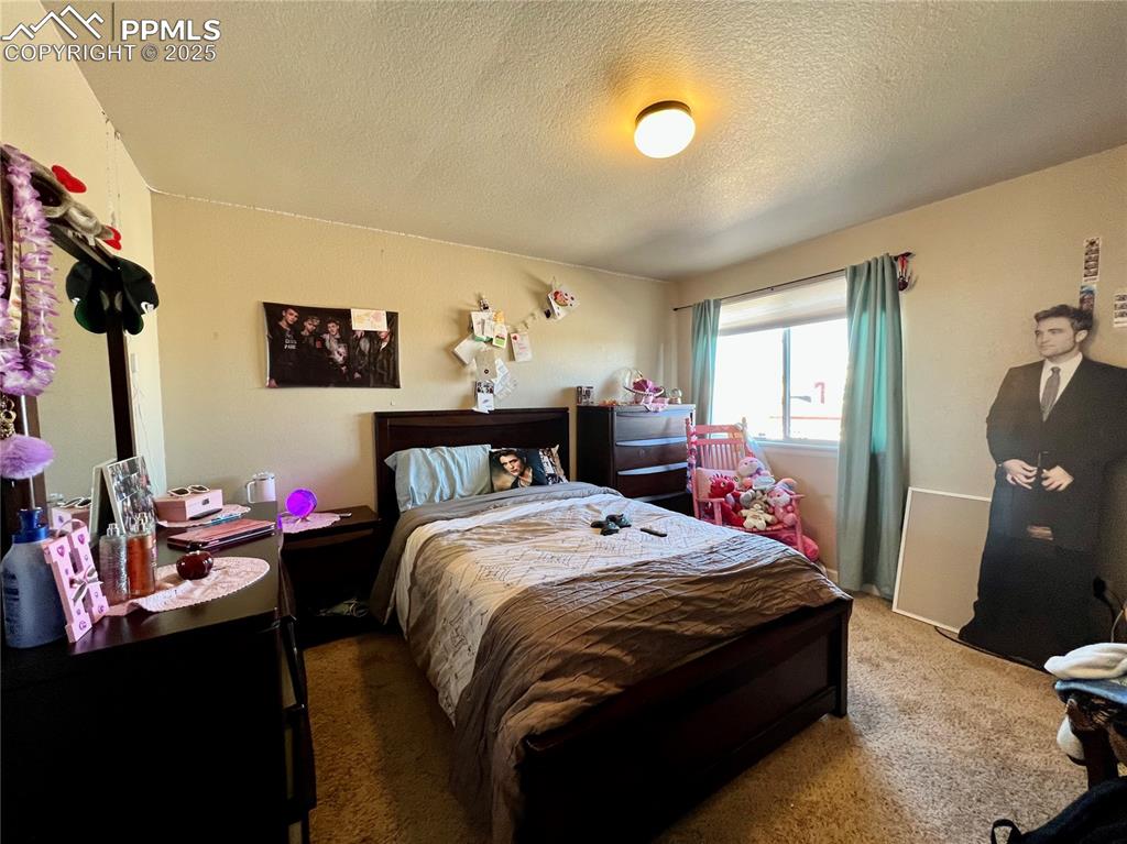 Image 28 of 37: Bedroom