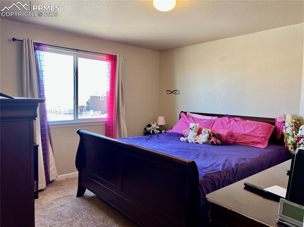 Image 31 of 37: Bedroom