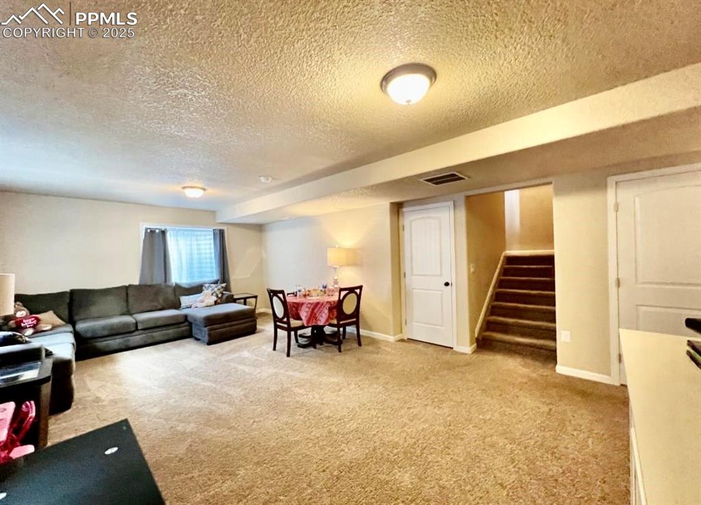 Image 32 of 37: Living Room