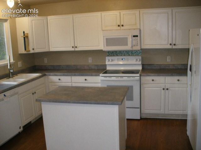 Image 16 of 37: Kitchen