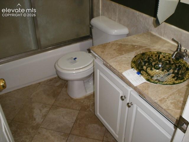 Image 6 of 37: Bathroom