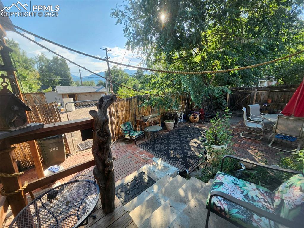 Image 12 of 29: Kitchen