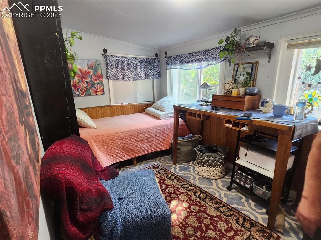 Image 7 of 29: Bedroom