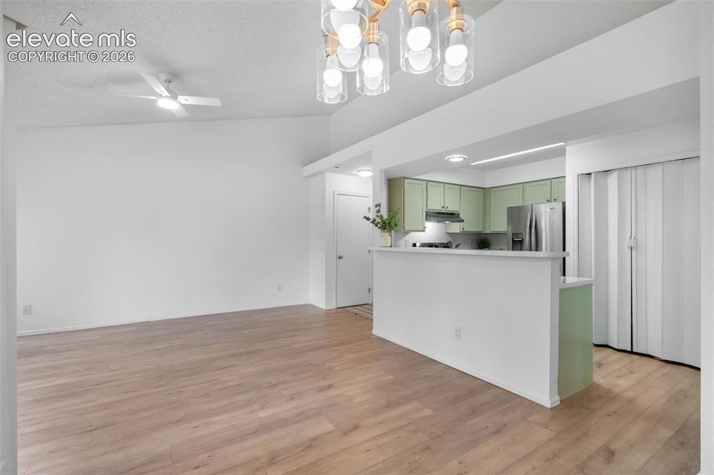 Image 11 of 35: Kitchen