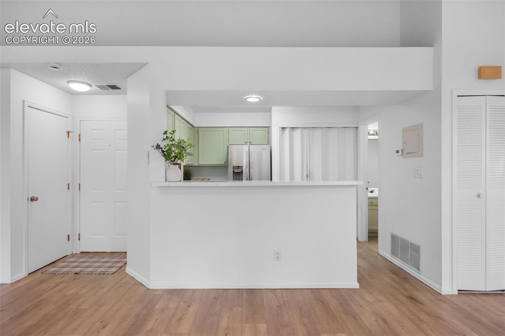 Image 12 of 35: Kitchen