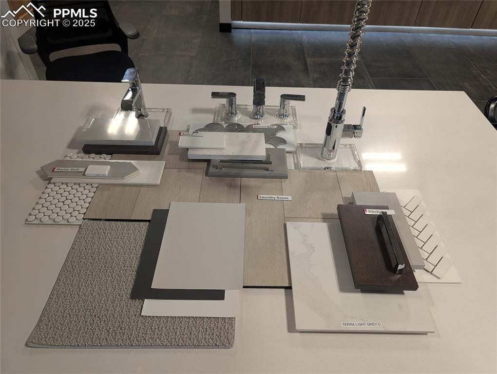 Image 2 of 2: Interior color selections