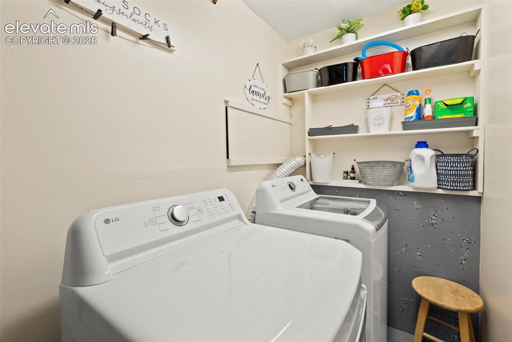 Image 37 of 50: Laundry