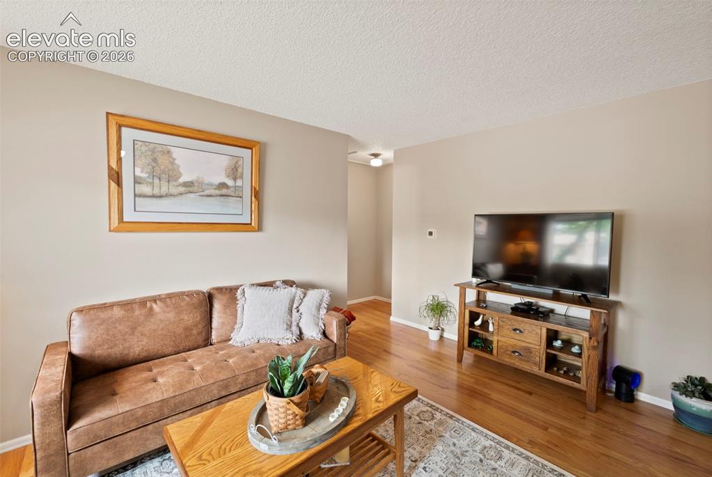 Image 9 of 50: Living Room