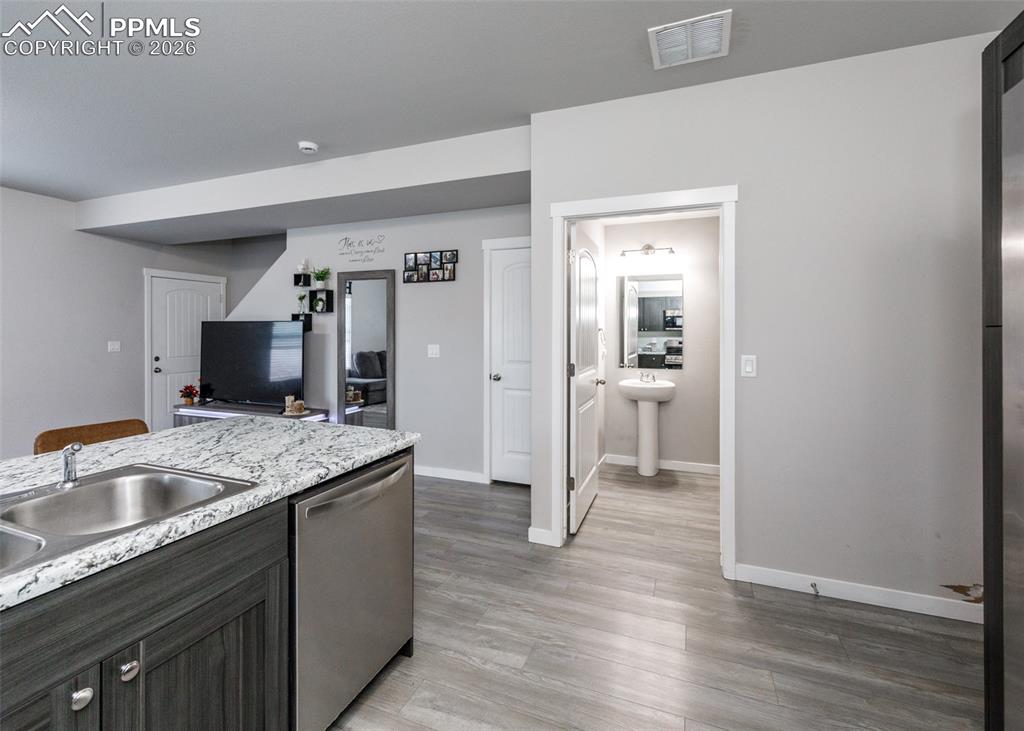 Image 12 of 26: Kitchen