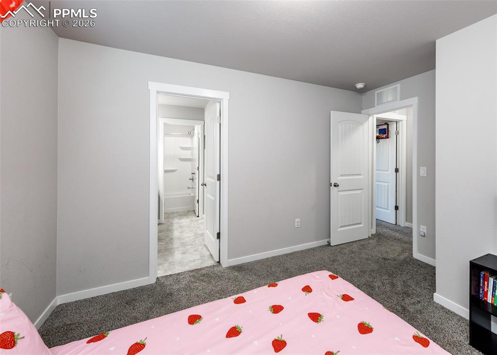 Image 22 of 26: Bedroom