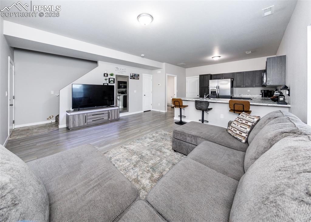 Image 7 of 26: Living Room