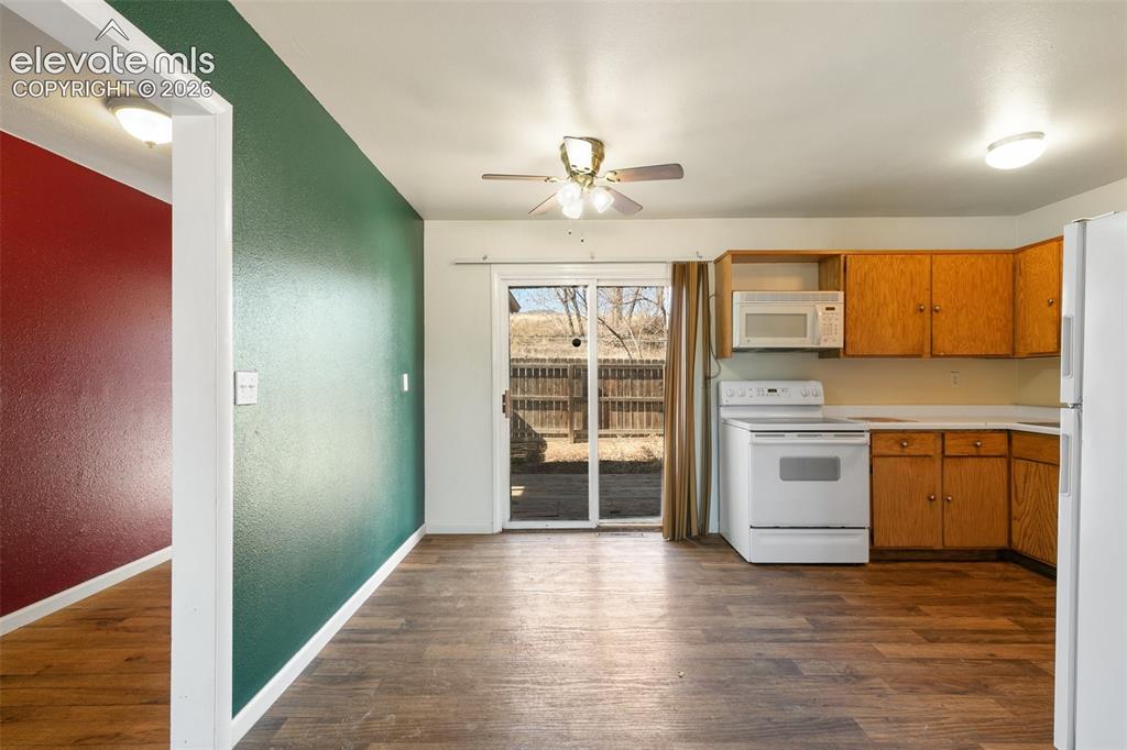 Image 10 of 29: Kitchen