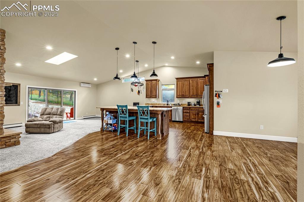 Image 10 of 35: Kitchen