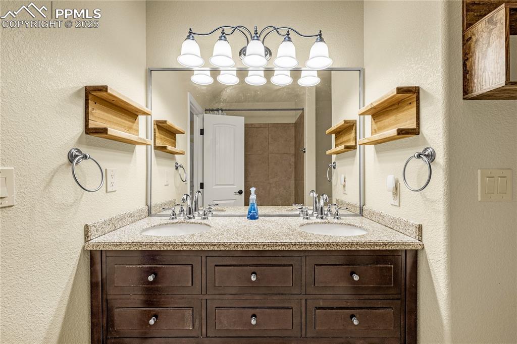 Image 14 of 35: Bathroom