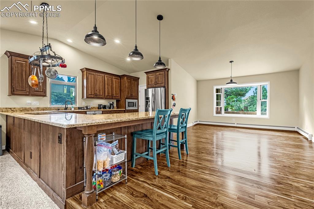 Image 29 of 35: Kitchen