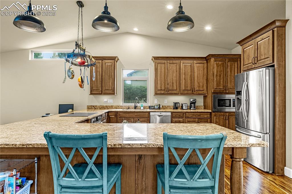 Image 5 of 35: Kitchen