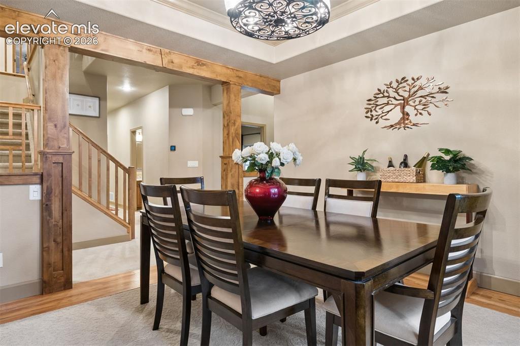 Image 17 of 50: Dining Area