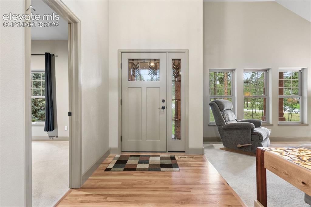 Image 19 of 50: Entry