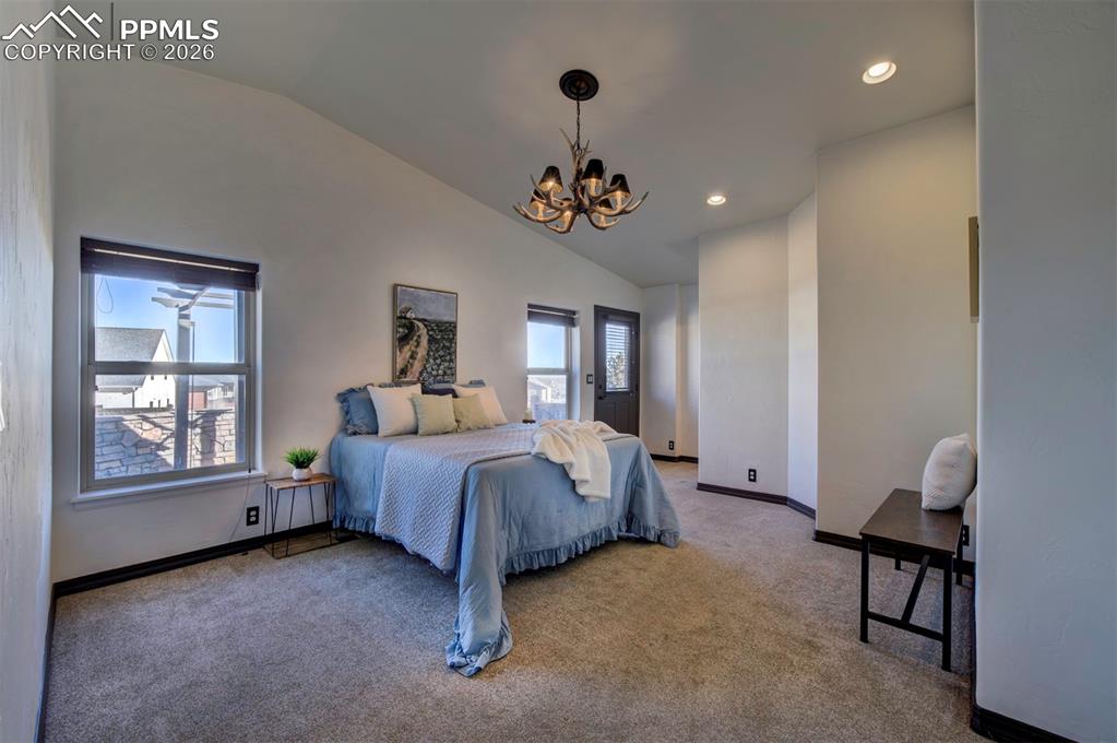 Image 24 of 44: Bedroom