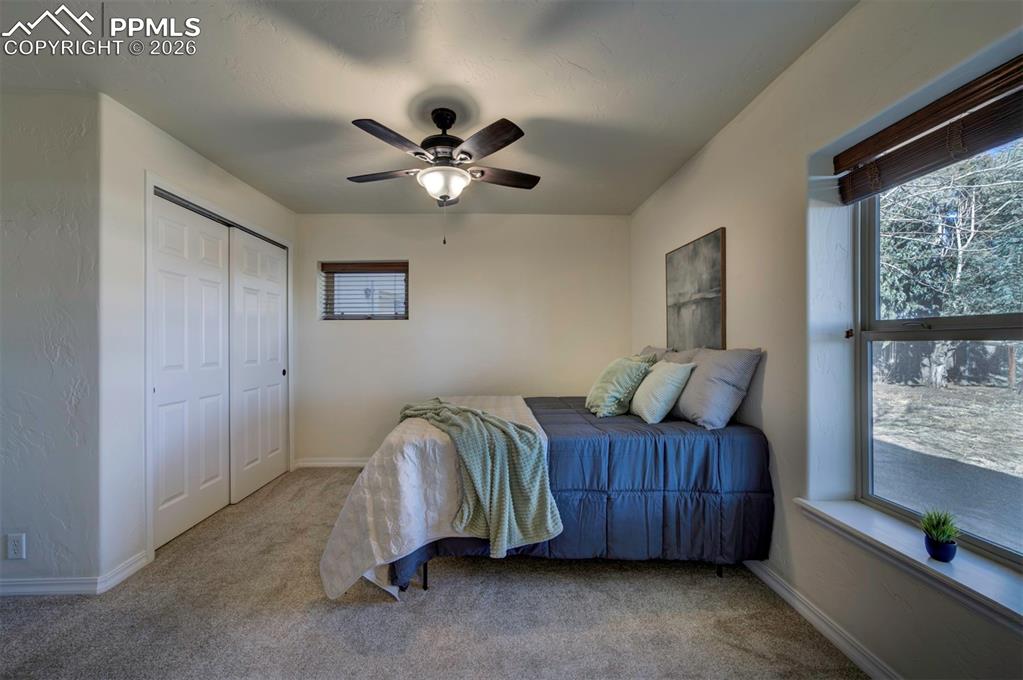 Image 27 of 44: Bedroom