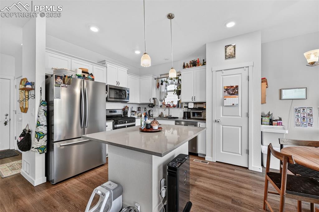 Image 11 of 36: Kitchen