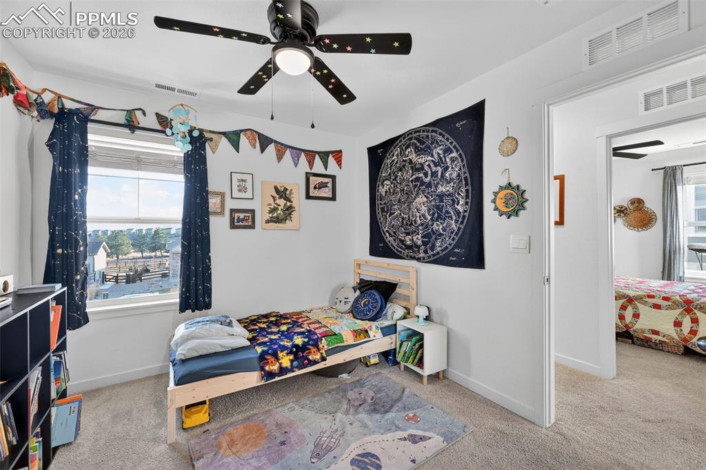 Image 17 of 36: Bedroom